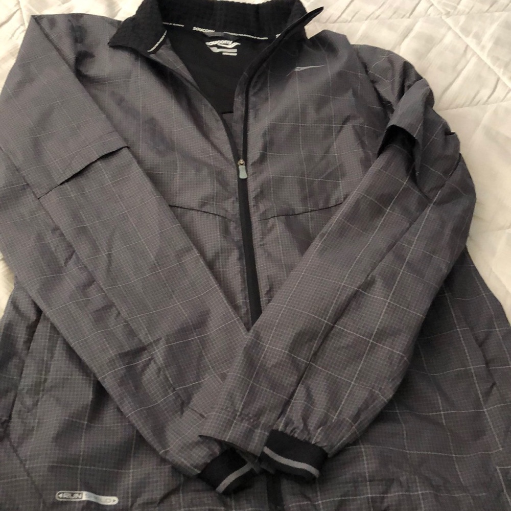 Saucony high visibility shell jacket